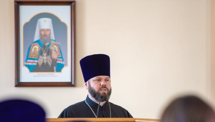 Глава Юридического отдела УПЦ протоиерей Александр Бахов на общем собрании благочинных трех епархий Киевской области