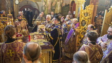 Предстоятель УПЦ возглавил богослужения Крестопоклонной Недели в Лавре