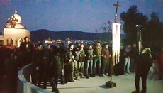Верующие Черногории отстаивают часовню, которую хотят снести застройщики