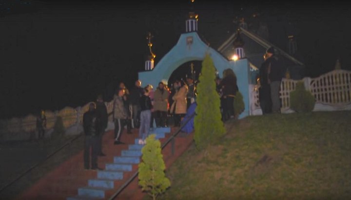 Proponents of the OCU at night tried to cut the locks on the UOC church in the village of Stary Zagorov in Volyn