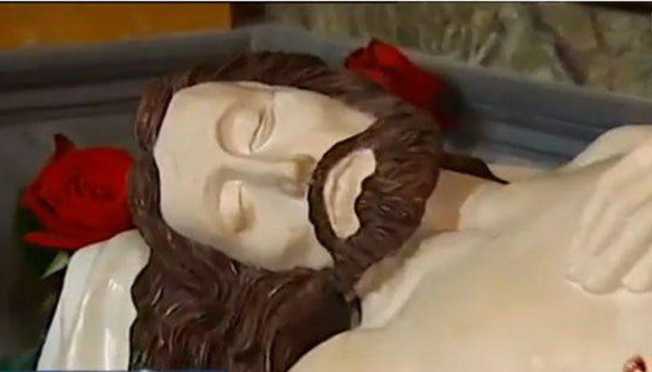 Блаженнейший Митрополит Киевский и всея Украины Онуфрий освятил скульптуру «Снятие Господа с креста»