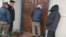 In Mikhailovtsy, Vinnitsa region, OCU activists cut locks on UOC temple