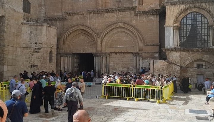 The Church of the Holy Sepulcher in Jerusalem on the eve of the Holy Fire’s descent, photo – 