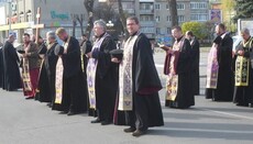 On the eve of Holy Thursday, OCU activists seizes church in Starye Koshary