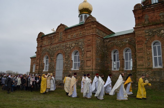 Громада УПЦ на Дніпропетровщині заявляє про небезпеку рейдерської атаки на храм