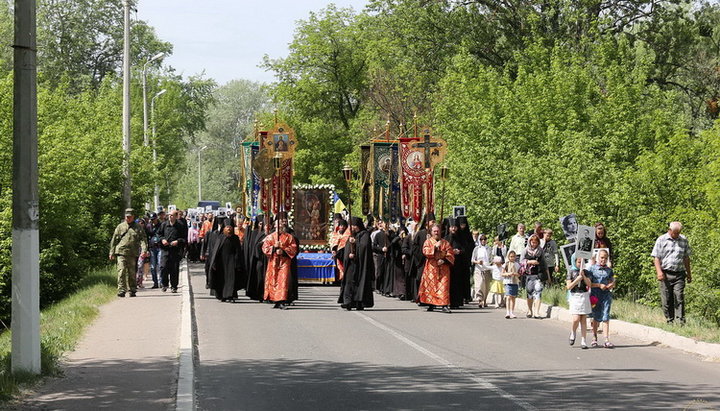 Cross procession on Victory Day in 2018