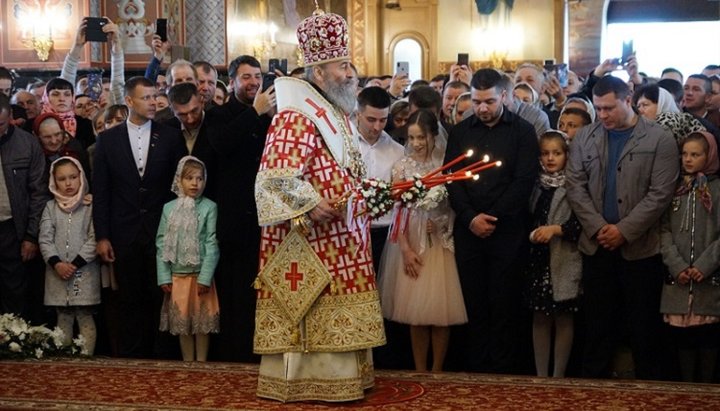 У день Антипасхи Предстоятель УПЦ очолив літургію в Банченському монастирі