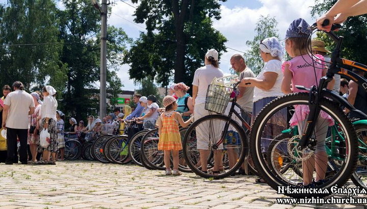 Участники молодежного велопаломничества посетят 10 храмов Нежина. Фото: Нежинская епархия