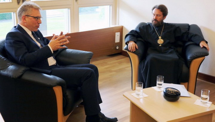 Întâlnirea președintelui DREB al Bisericii Ortodoxe Ruse, mitropolitul Ilarion Volokolamski, cu secretarul general al Consiliului Mondial al Bisericilor, pastorul Dr. Olac Fyxse Tveit. Foto: DREB BOR