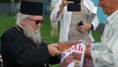 Un cleric al Bisericii Ciprului a vizitat parohiile, care au suferit