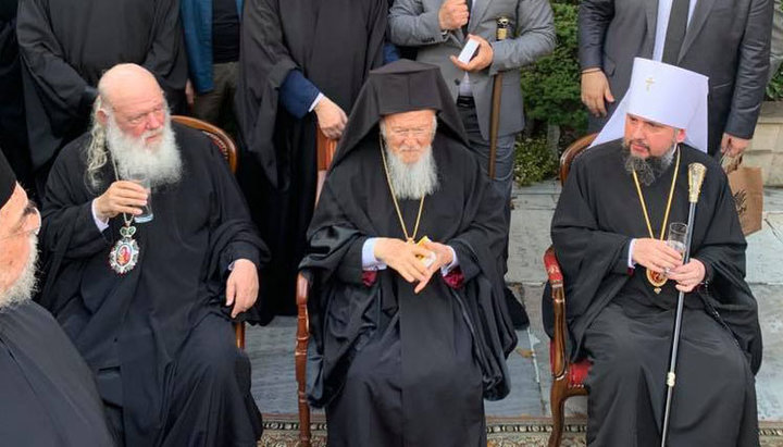 Meeting at Phanar: Archbishop Ieronymos, Patriarch Bartholomew, Epiphany. Photo: Facebook