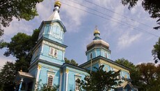 A UOC temple being seized in Luka-Meleshkovskaya