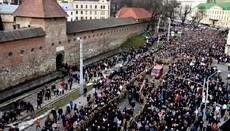 Жители Львова предлагают запретить религиозные шествия в пределах города