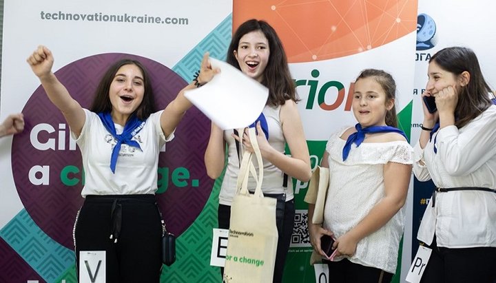 Daughters of the UOC priest win a Technovation Challenge Ukraine competition