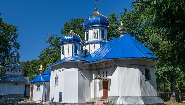 Храм Рождества Пресвятой Богородицы в с. Карапчов, который с помощью территориальной общины перевели в ПЦУ. Фото: Черновицко-Буковинская епархия