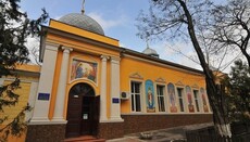 В Одесі ПЦУ і УПЦ КП борються за храм Різдва Христового. Застосовується газ