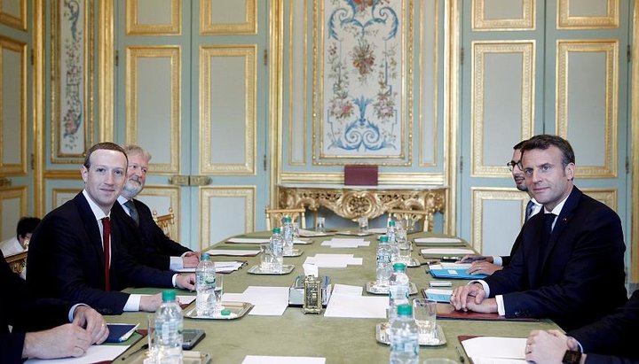Керівник Facebook Марк Цукерберг і президент Франції Емманюель Макрон. Фото: Euronews.