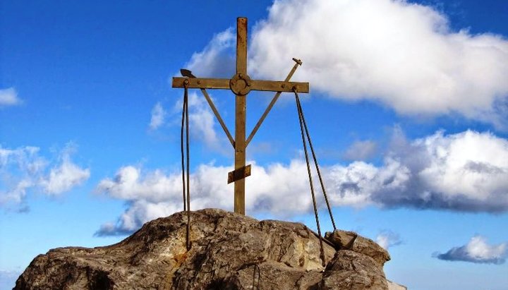 Vârful Sfântului Munte Atos. Imagine: afonit.info