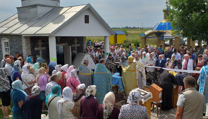 Divine service of the community of St. Nicholas temple of the UOC in honor of the icon of the Most Holy Theotokos, which appeared to the believers at the source near Budiatichi village. Photo: UOJ
