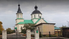 В Іванкові депутати сільради підключилися до спроб захопити храм УПЦ