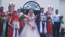 В построенном вместо захваченного УПЦ КП храме совершили первое Венчание