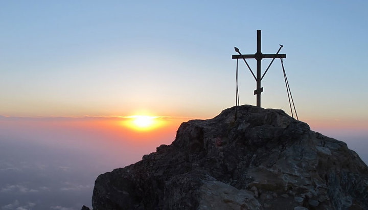 Vârful Sfântului Munte Atos. Imagine: sviatogora.com