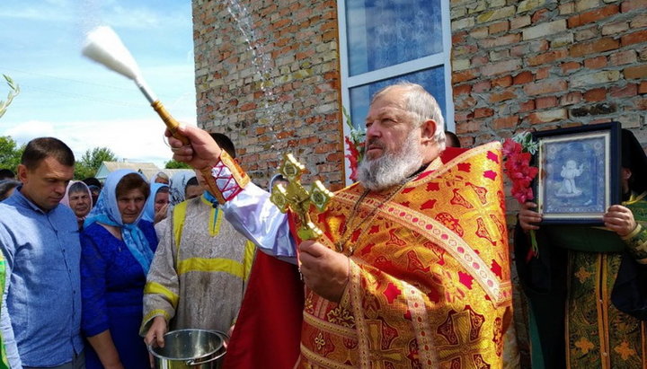 В селі Дмитрівка Гощанського району освятили новий Свято-Георгієвський храм. Фото: Рівненська єпархія