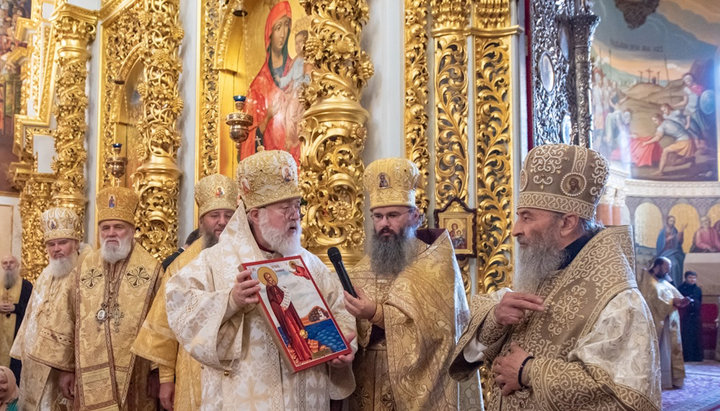 Архиепископ Сан-Францисский и Западно-Американский Вениамин и Блаженнейший Митрополит Онуфрий. Фото: официальная Facebook-страница УПЦ.