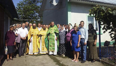 In Kalnovtsy OCU activists take away church from UOC parishioners