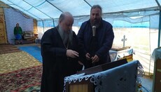 Архиепископ Нафанаил посетил пострадавшую от захвата общину села Раков Лес