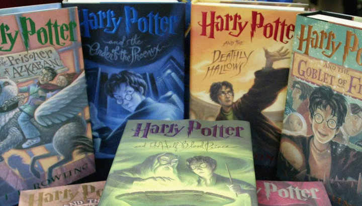Книги Джоан Роулінг про Гаррі Поттера. Фото: cruxnow.com