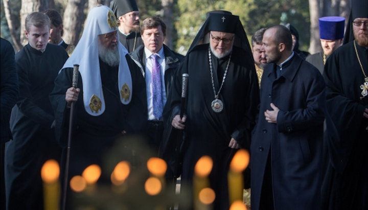 His Holiness Patriarch Kirill and Archbishop John (Renneteau). Paris, 2016. Photo: livejournal.com