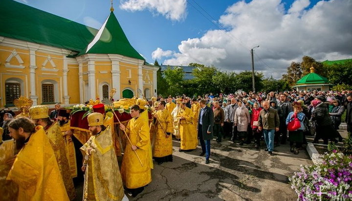 В Чернігове пройшли торжества на честь перенесення мощей святителя Феодосія. Фото: boryspil-eparchy.org