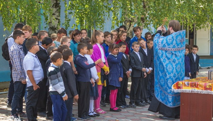 Одеська єпархія надала фінансову допомогу вихованцям школи-интернату. Фото: eparhiya.od.ua