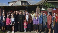 Иерарх УПЦ посетил общину захваченного активистами ПЦУ храма в Берестье