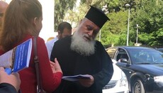 Greek hierarchs given books on persecuted believers of UOC before Council
