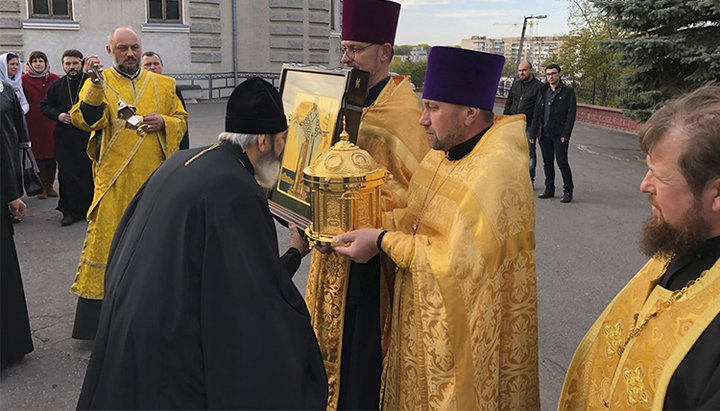 Зустріч ікони та ковчега з часткою мощей святителя Миколая Чудотворця. Фото: Facebook