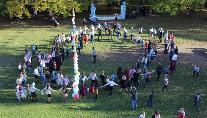 Общеепархиальный фестиваль воскресных школ в Луцке объединил и детей, и взрослых. Фото: Православна Волинь