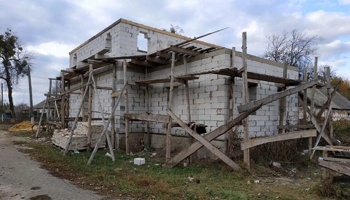 Строящийся храм УПЦ в селе Перемога Конотопско-Глуховской епархии. Фото: Фейсбук