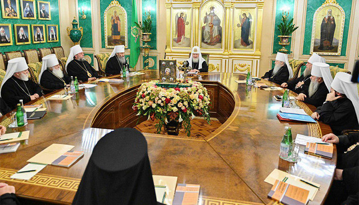 Membrii Sfântului Sinod al BORu. Imagine: foto.patriarchia.ru