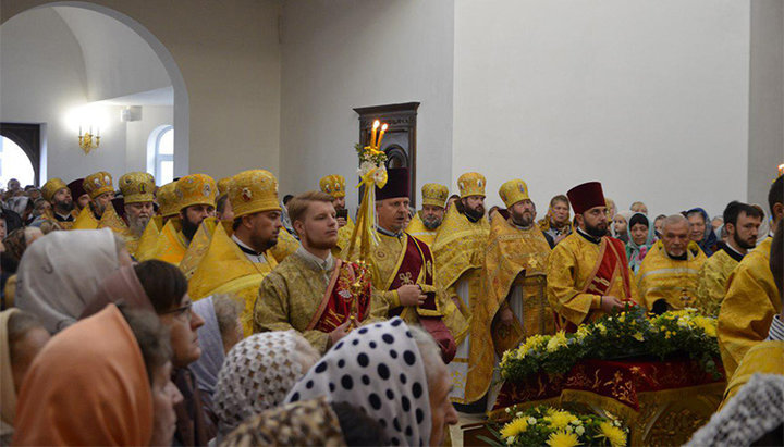 Святкова літургія в новому храмі. Фото: spzh.news