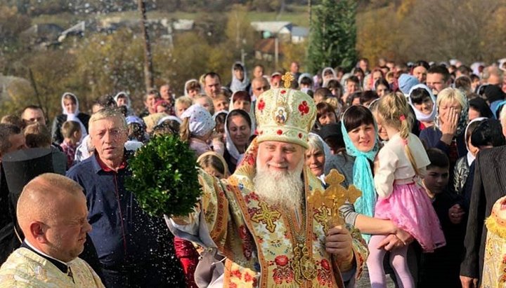 В Хустской, Мукачевской и Черновицкой епархиях освятили новые престолы