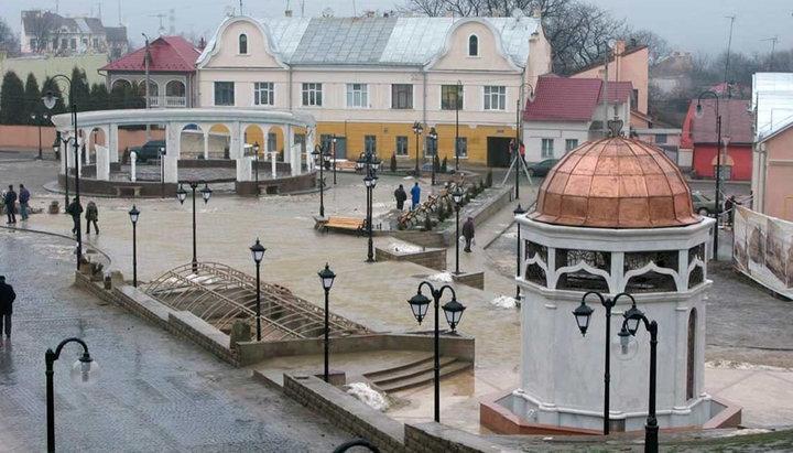 Турецька площа в Чернівцях. Фото: tamtour.com.ua