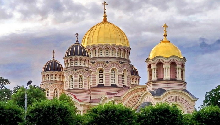Catedrala Nașter Domnului a Bisericii Ortodoxe Letone din Riga. Imagine: lattravel.lv