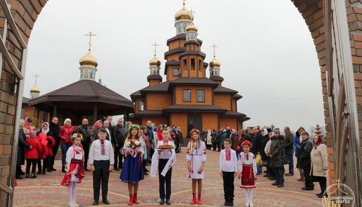 В селі Олексіївка відбулося освячення нового Свято-Михайлівського храму. Фото: orthodox-kr.org.ua