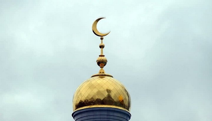 Напівмісяць на верхівці мечеті. Ілюстративне фото з відкритих джерел