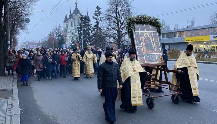 Крестный ход УПЦ в Запорожье. Фото: Запорожская епархия