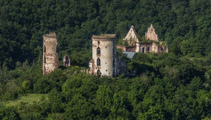 Руины Червоногородского замка. Фото: wikipedia