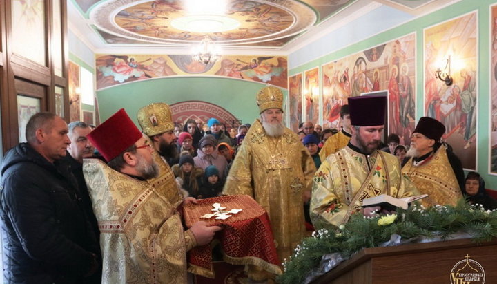 В селі Калинівка освятили новий храм на честь Різдва Христового. Фото: orthodox-kr.org.ua