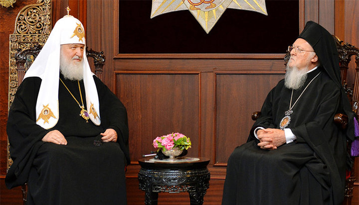Patriarch Kirill of Moscow and All Rus and Patriarch Bartholomew of Constantinople. Photo: m.newsru.com